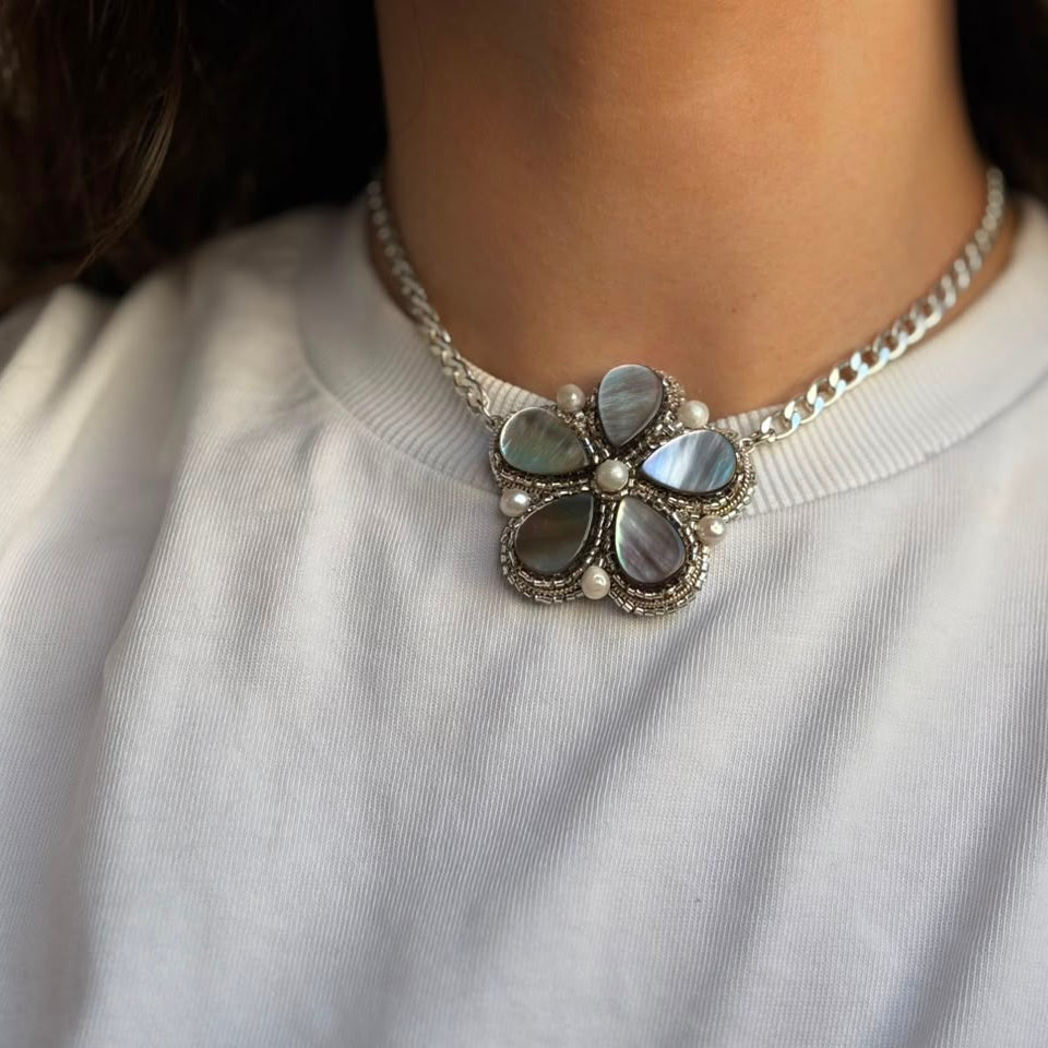 Collar Flor Tornasol